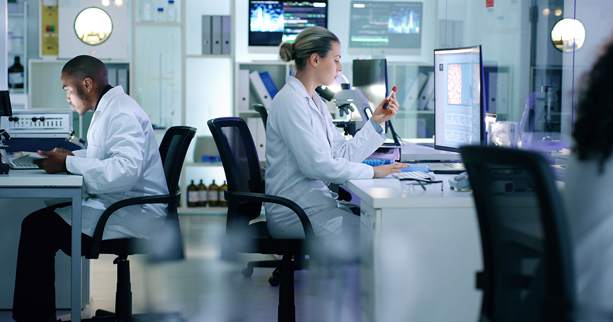 Doctors working in a lab