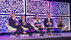 Moderator Anne Snowden of HIMSS and panelists Andrea Fiumicelli of Dedalus Group, Dawn Samaris of Kaufman Hall, Jonathan Blum of CMS and Paula Chatterjee of the Perelman School of Medicine discuss the impact of the economy on healthcare, at HIMSS23.