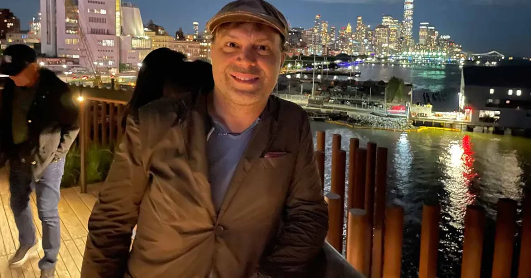 Author Dr. Ronald Razmi of Zoi Capital on AI