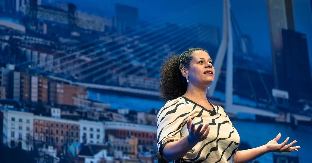 Abigail Norville speaking at HIMSS23 Europe