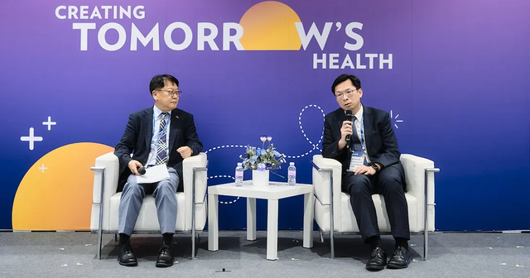 Heads of Keimyung University Dongsan Medical Center and China Medical University Hospital at HIMSS24 APAC