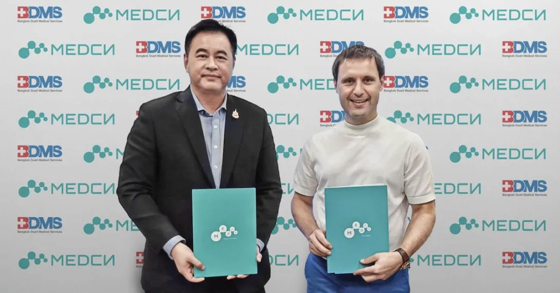 Representatives of Bangkok Dusit Medical Services and Medsi Group during an MOU signing